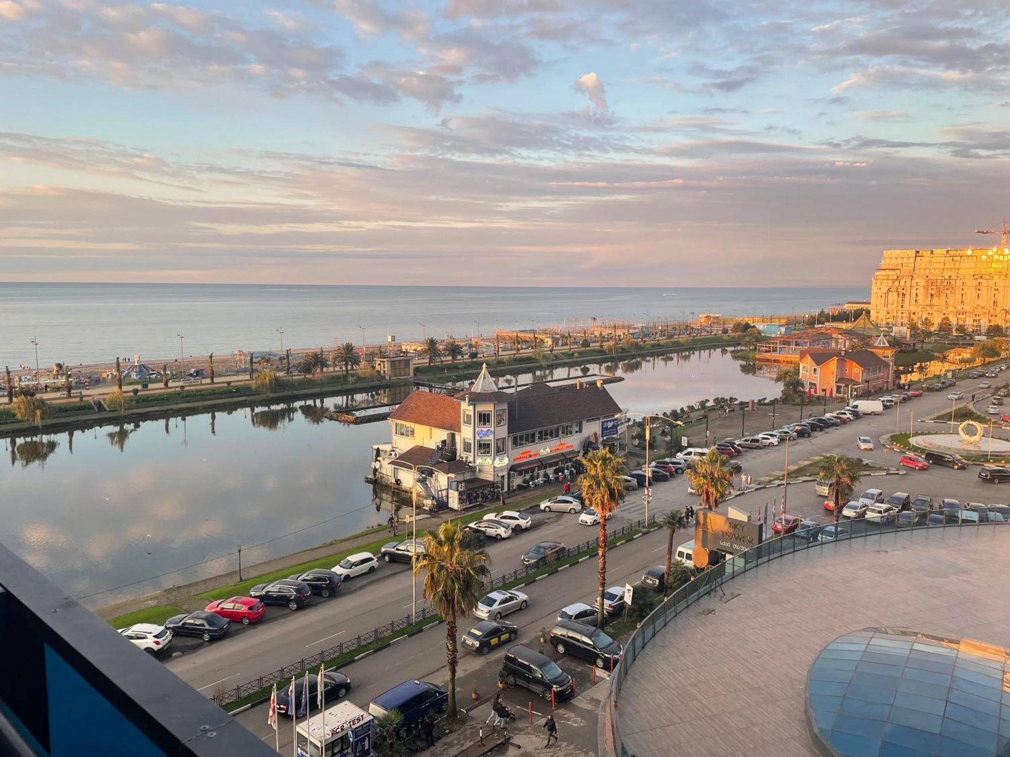 Suites Orbi City Aparthotel Batumi Luaran gambar